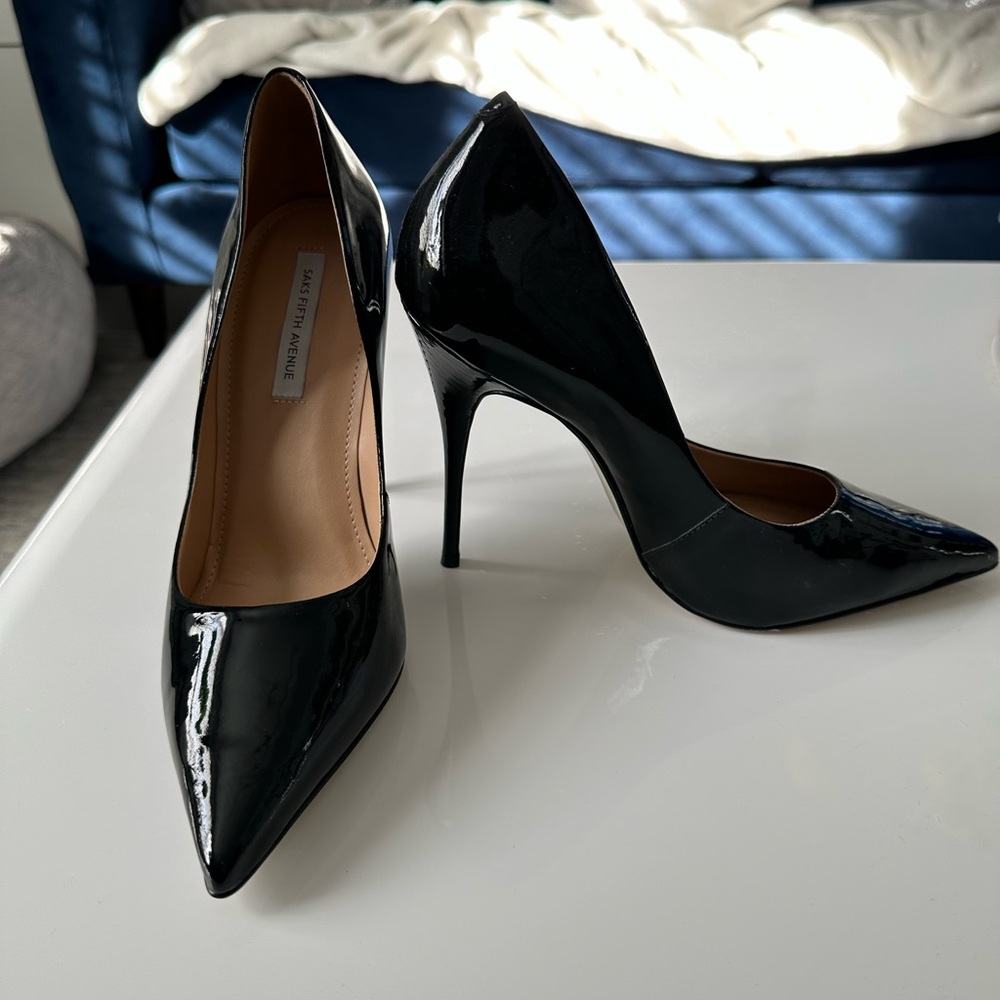 🖤 BNWOT- Saks Fifth Avenue Patient-Leather Pointed Black Heels - Size 9 🖤